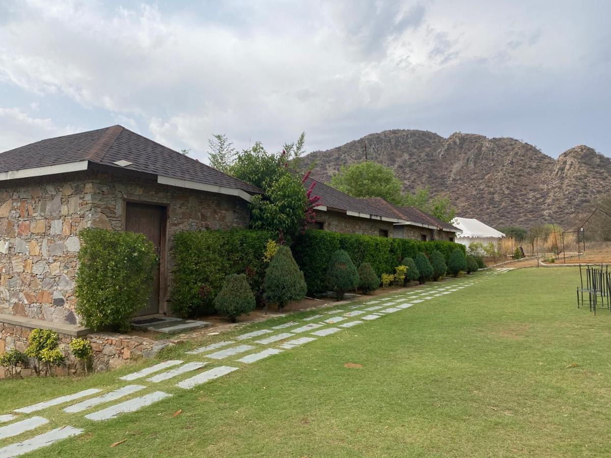 Grass Field Valley Resort 자이푸르 외부 사진