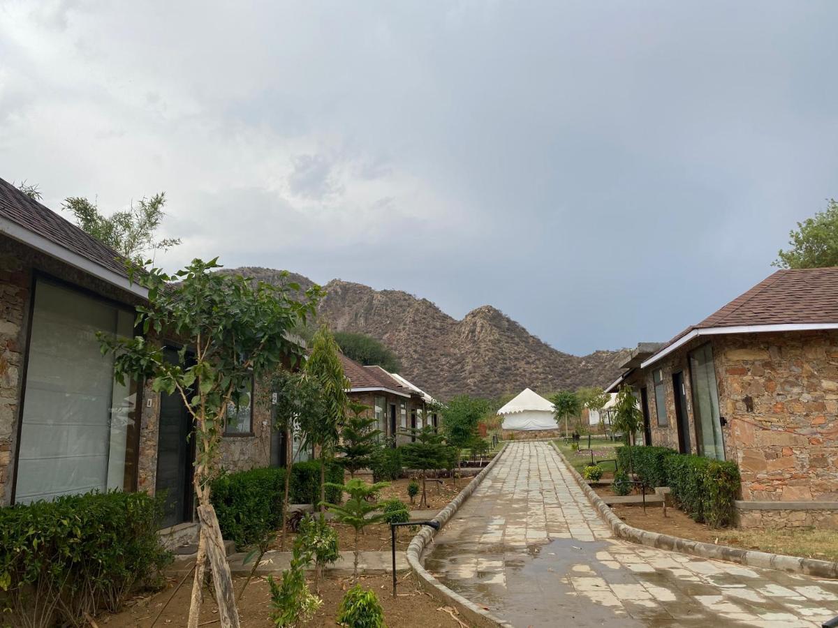 Grass Field Valley Resort 자이푸르 외부 사진